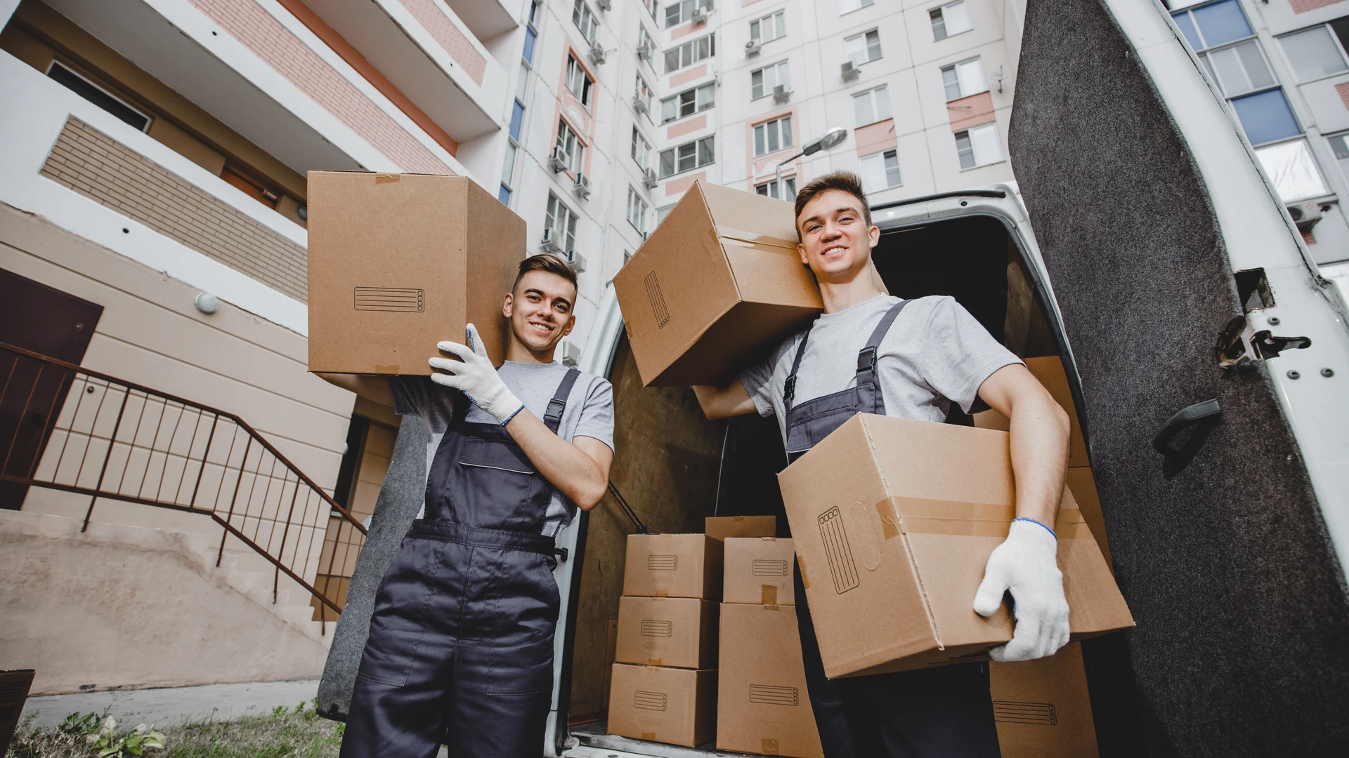 Freundliches Umzugsteam